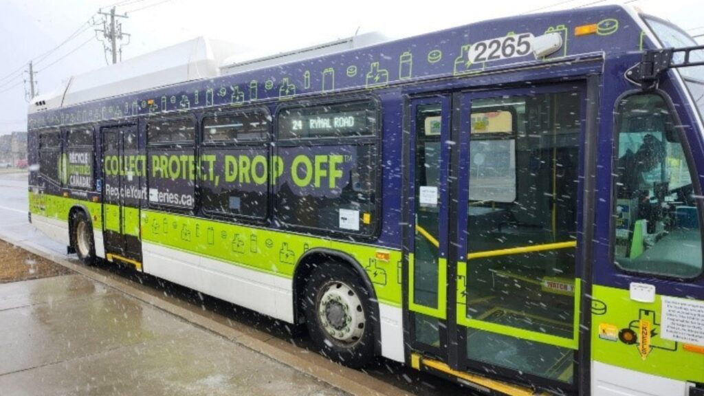 Recycle Your Batteries, Canada! bus Recycle Your Batteries, Canada! bus